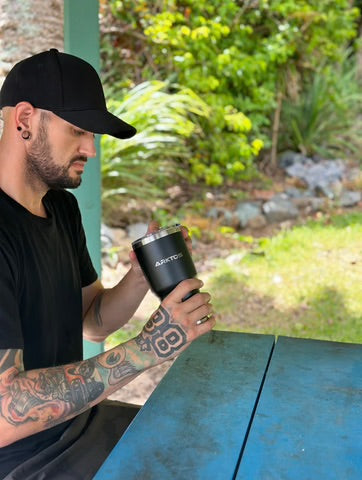 HOW DOES AN INSULATED TUMBLER FUNCTION?